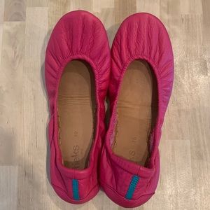 Tieks Women’s Italian Leather Ballet Flats in Fuschia